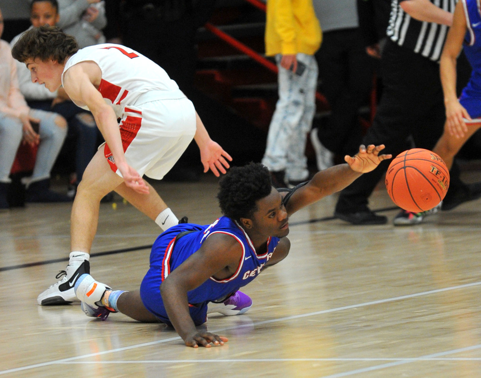 Davenport Central at Assumption boys basketball